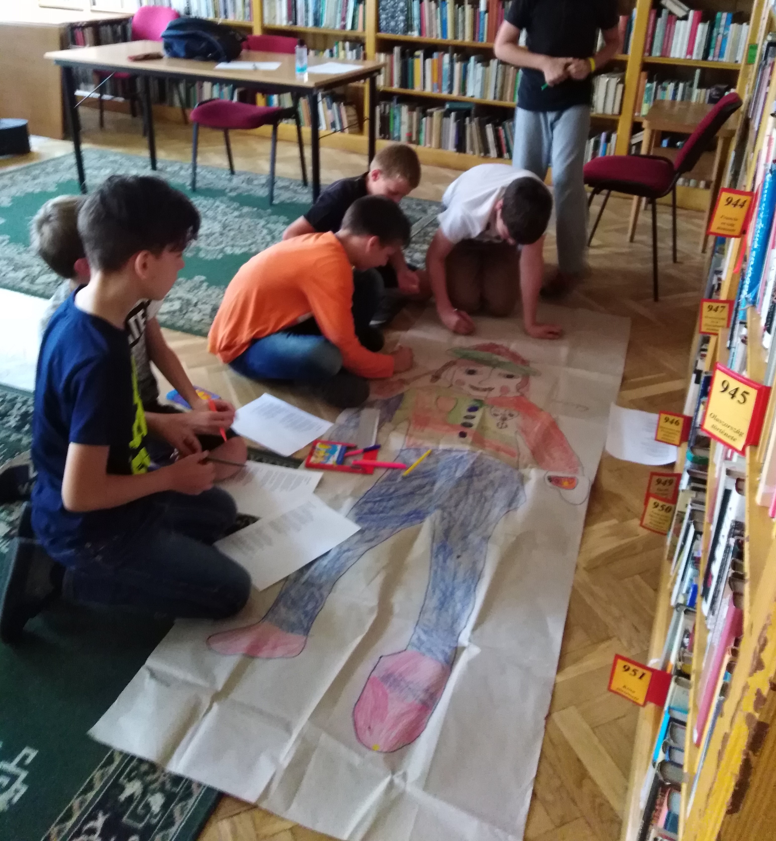LÉTRA Projekt - gyerekek rajzolnak közösen egy képet